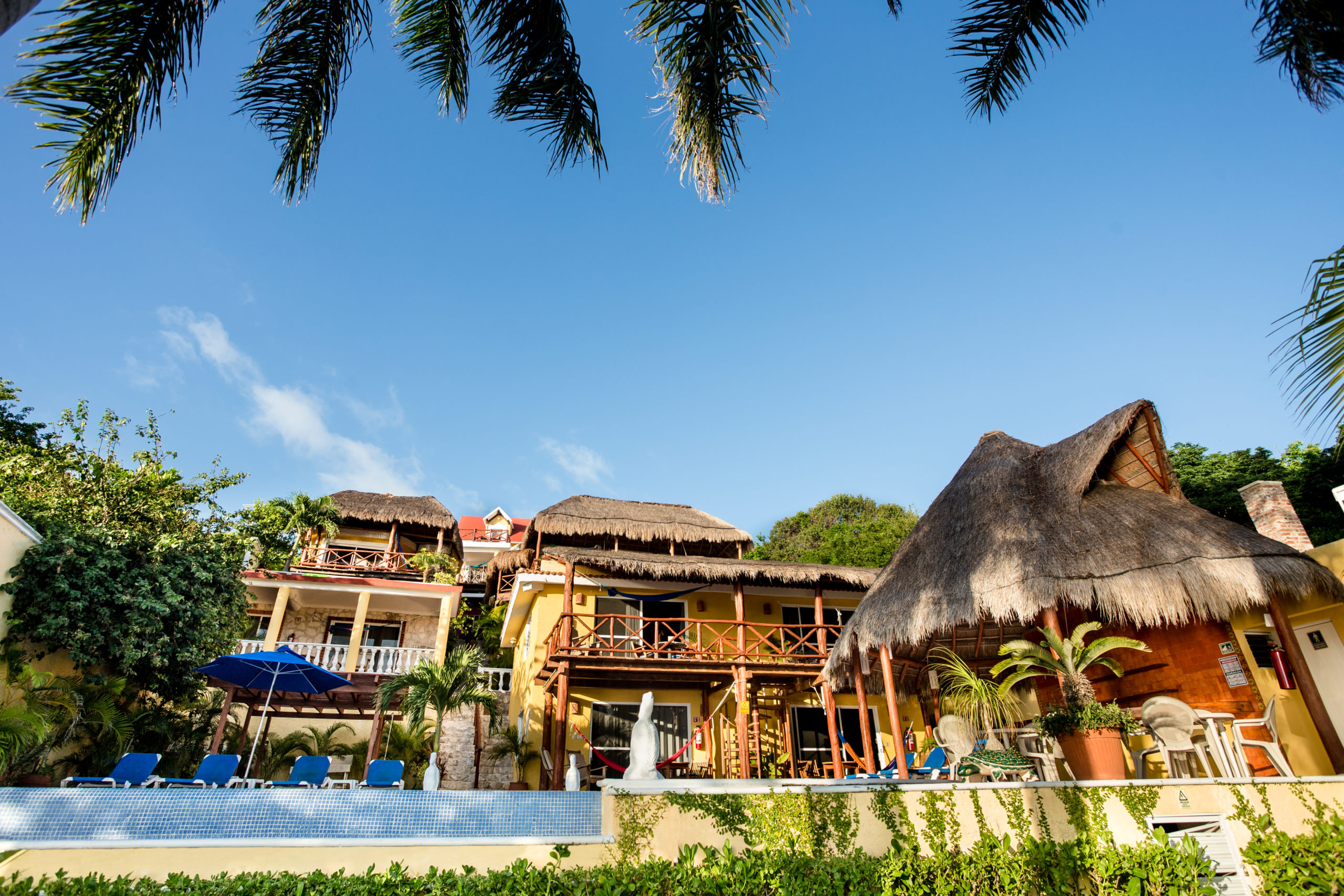 outside view hotel la joya isla mujeres