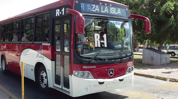 Appearance of bus to Puerto Juarez