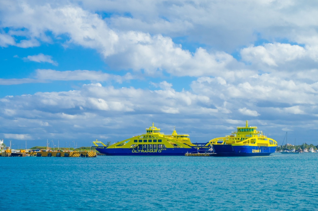 Transport ferry to Isla Mujeres