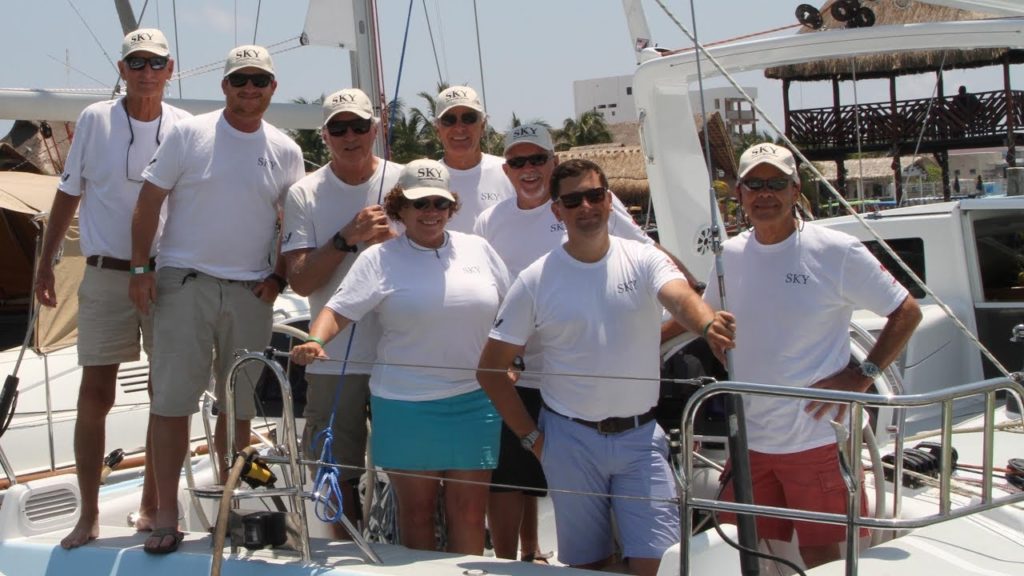 The most important festivities of Isla Mujeres: Regata del sol al sol.